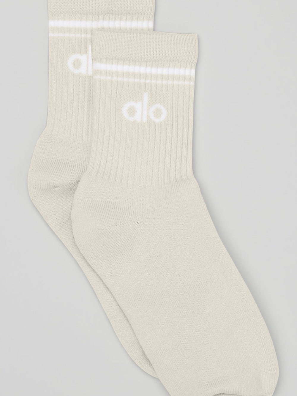 ALO Yoga Men’s Athletic Crew Socks in Cream with White Logo